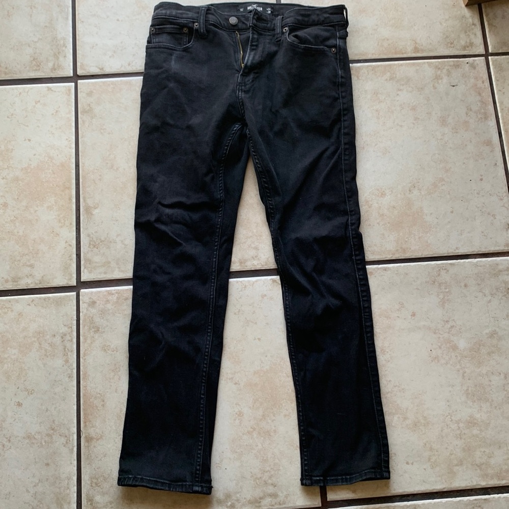 Men’s Hollister Slim Straight Black Jeans. Lightly Faded